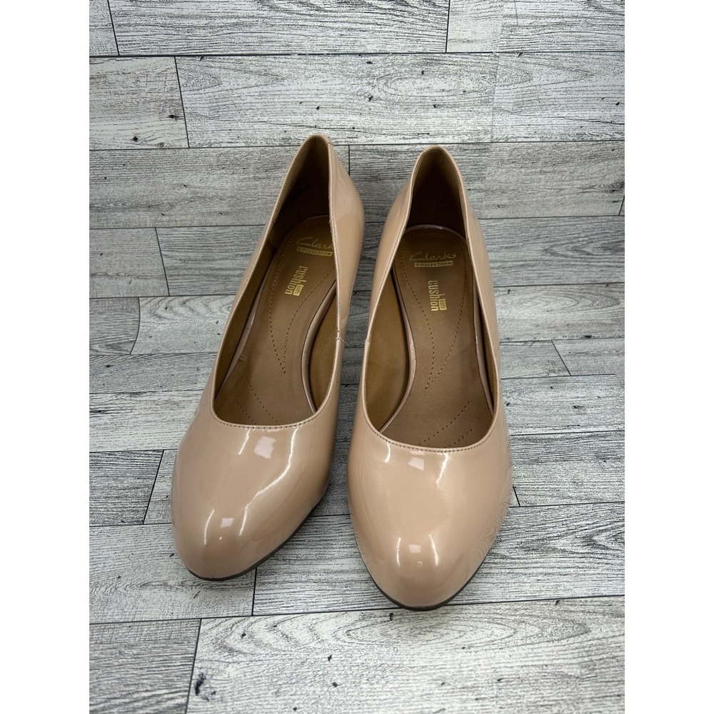 Clarks Arista Abe Nude Patent Round Toe Pumps Women Sz 10M Cushion Soft